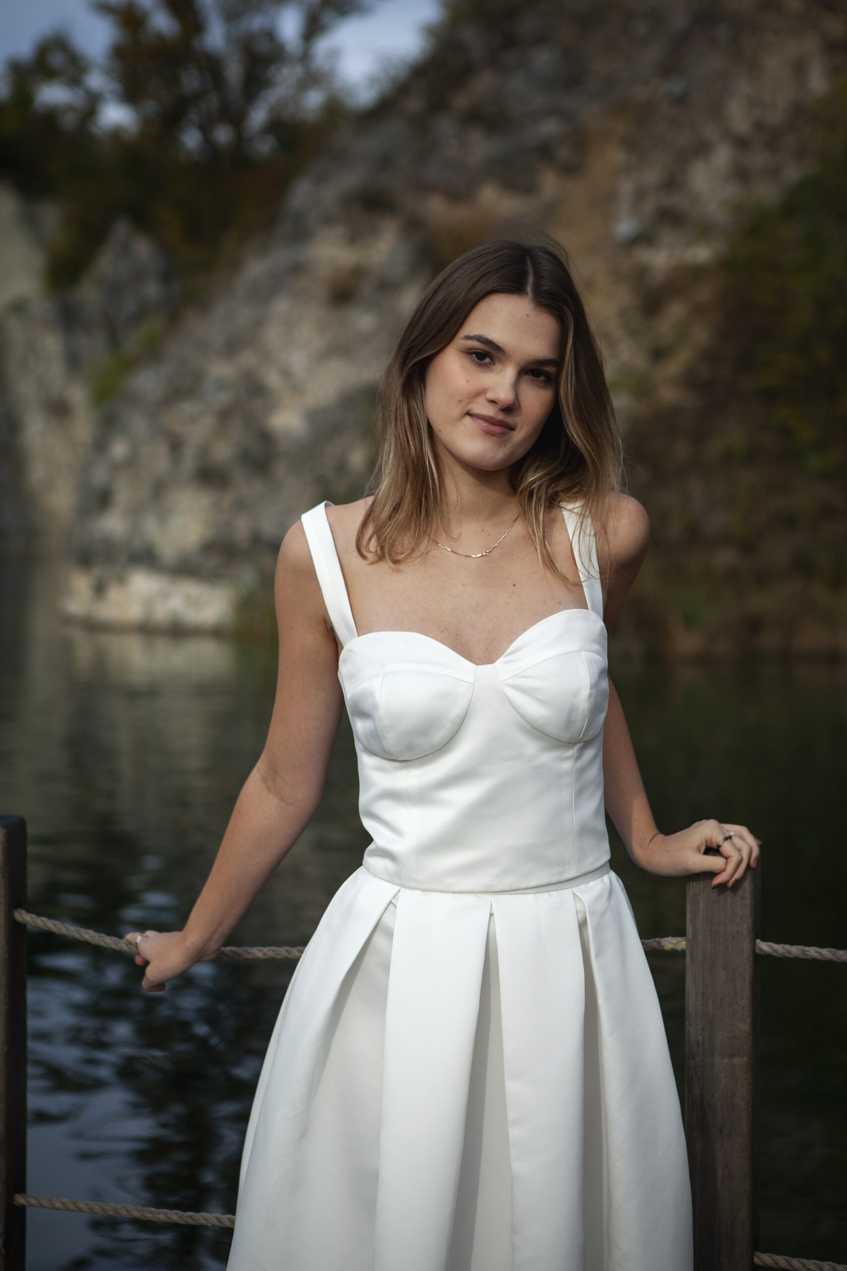 materiał na suknię ślubną – elegancka satyna